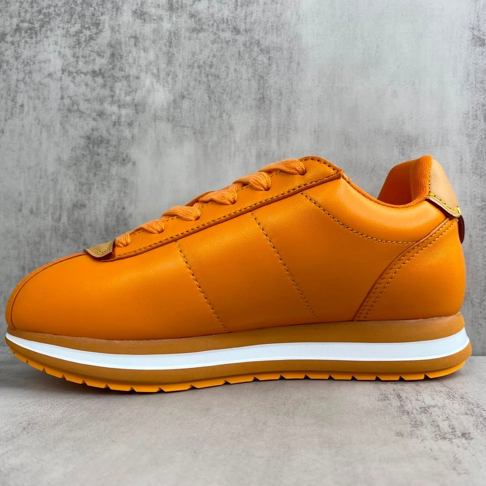 Louis Vuitton Buttersoft Sneaker Orange Sheepskin And Calfskin 1AINQN view 7