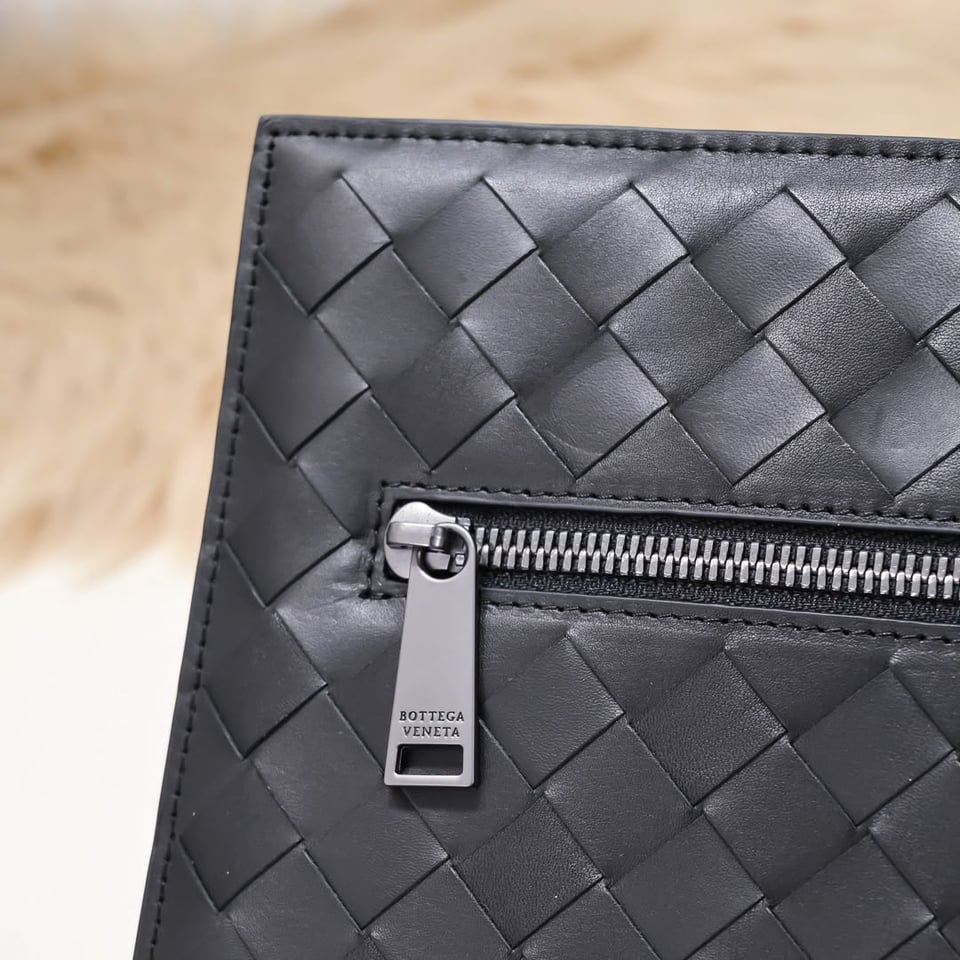 Bottega Veneta Intrecciato Document Case With Wristlet 28cm/11in view 7