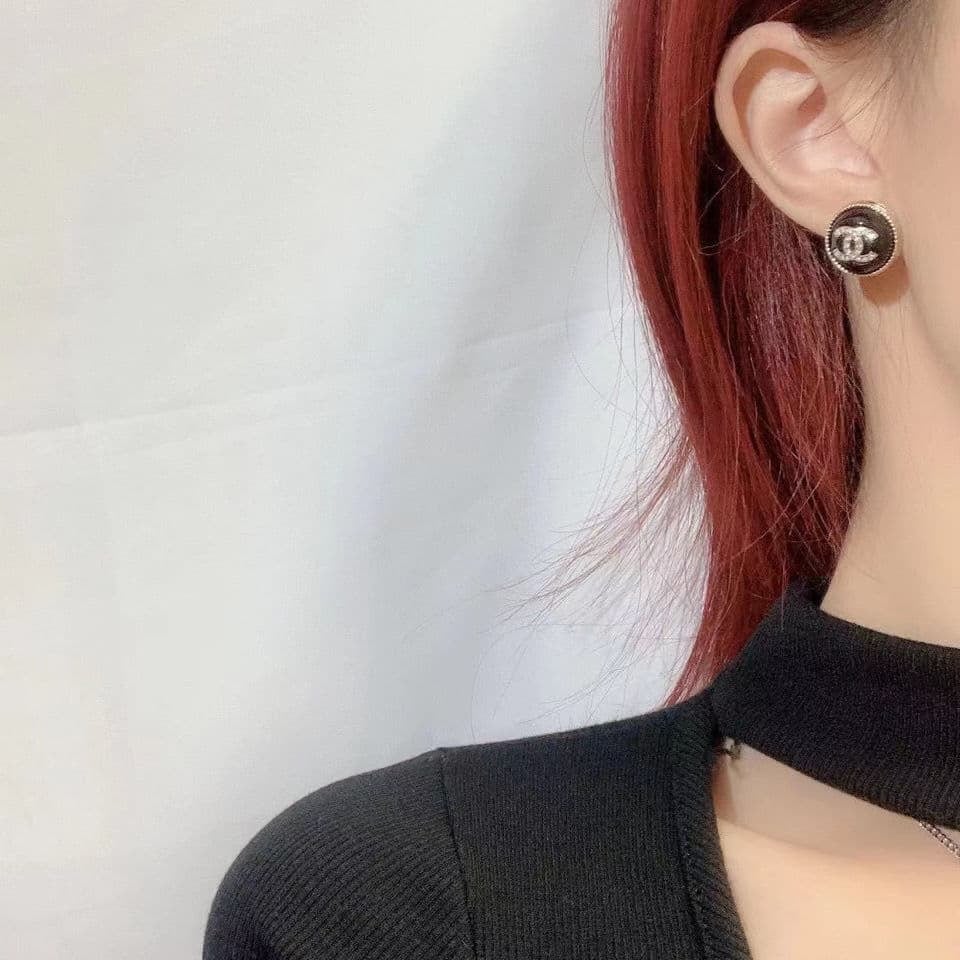 Chanel Cc Earrings Black view 7