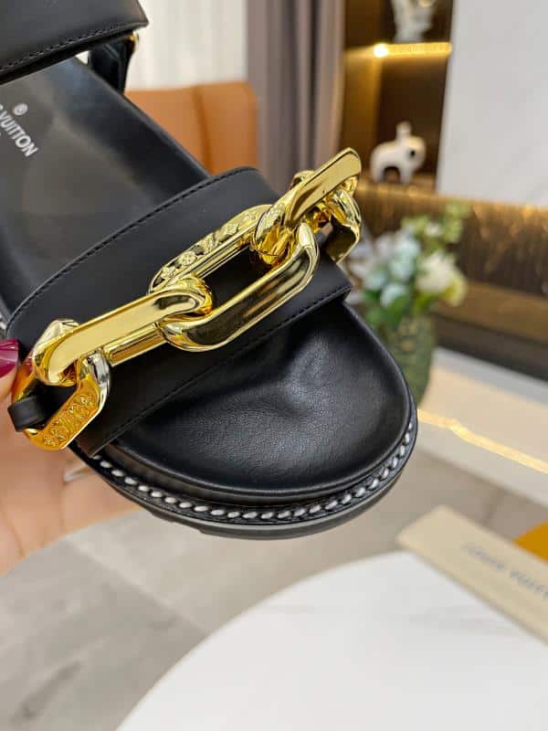 Louis Vuitton Paseo Flat Comfort Sandal Black A8Vrz view 4