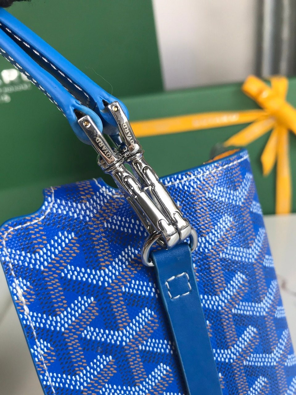 Goyard Montmartre Gm Case 18 Cm Sapphire Blue Goyardine Canvas view 7