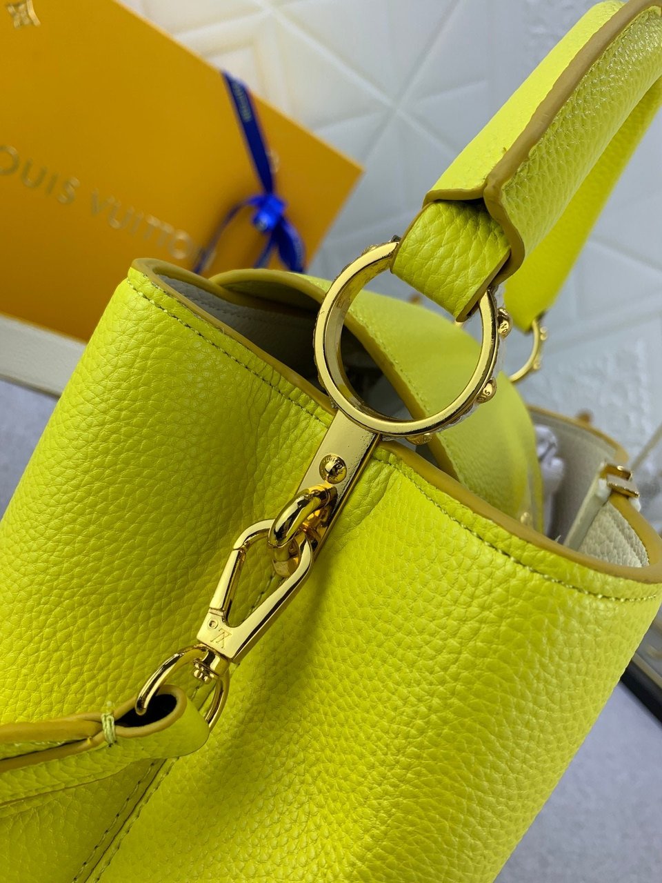 Louis Vuitton Capucines Bb Cedrat Yellow 27Cm view 6