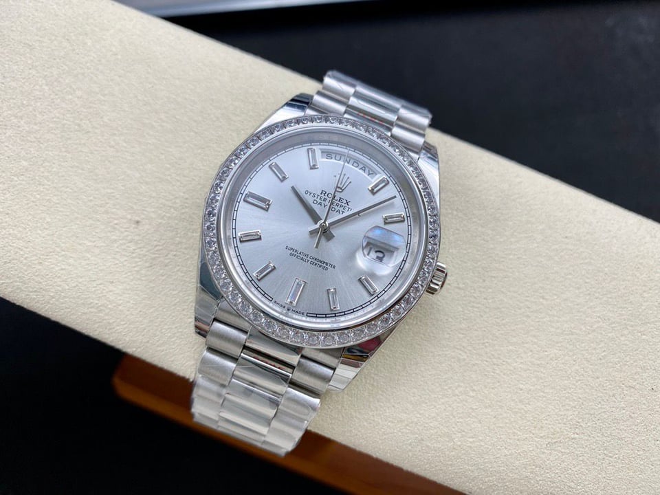 [Super Clone] Rolex Day-Date 40mm Silver Dial 118346 view 5