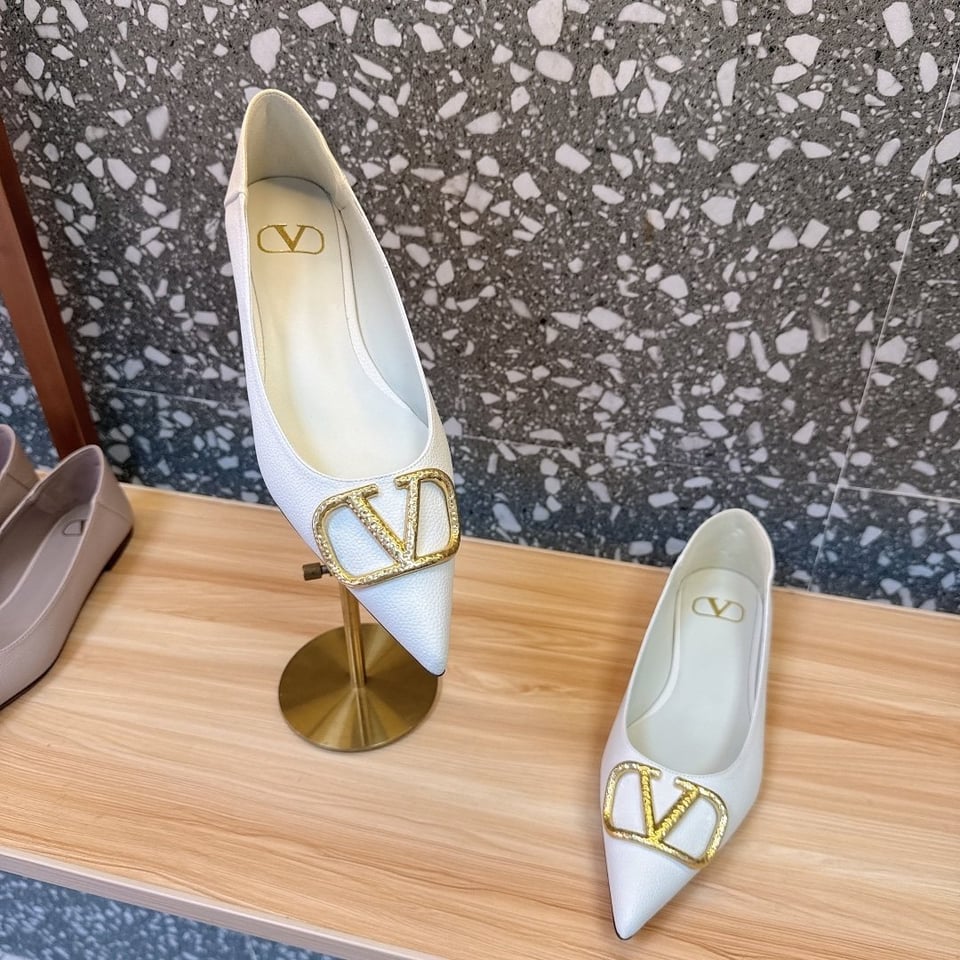 Valentino Garavani VLogo Pointed-Toe Leather Ballet Flats White view 4
