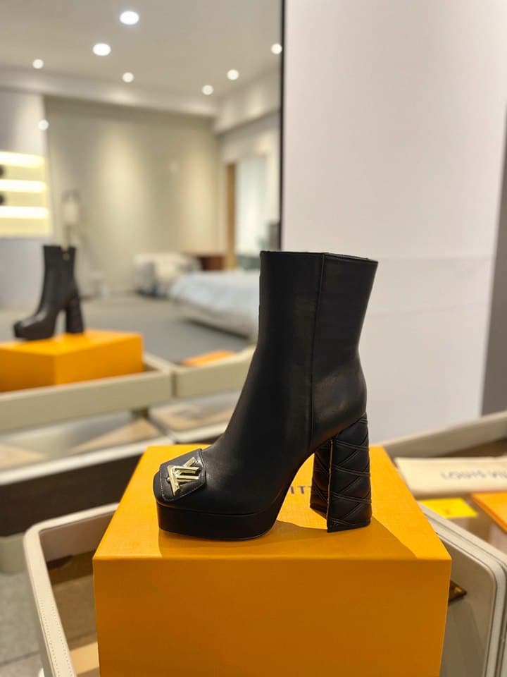 Louis Vuitton Shake Platform Ankle Boot Black 1Acixt view 3