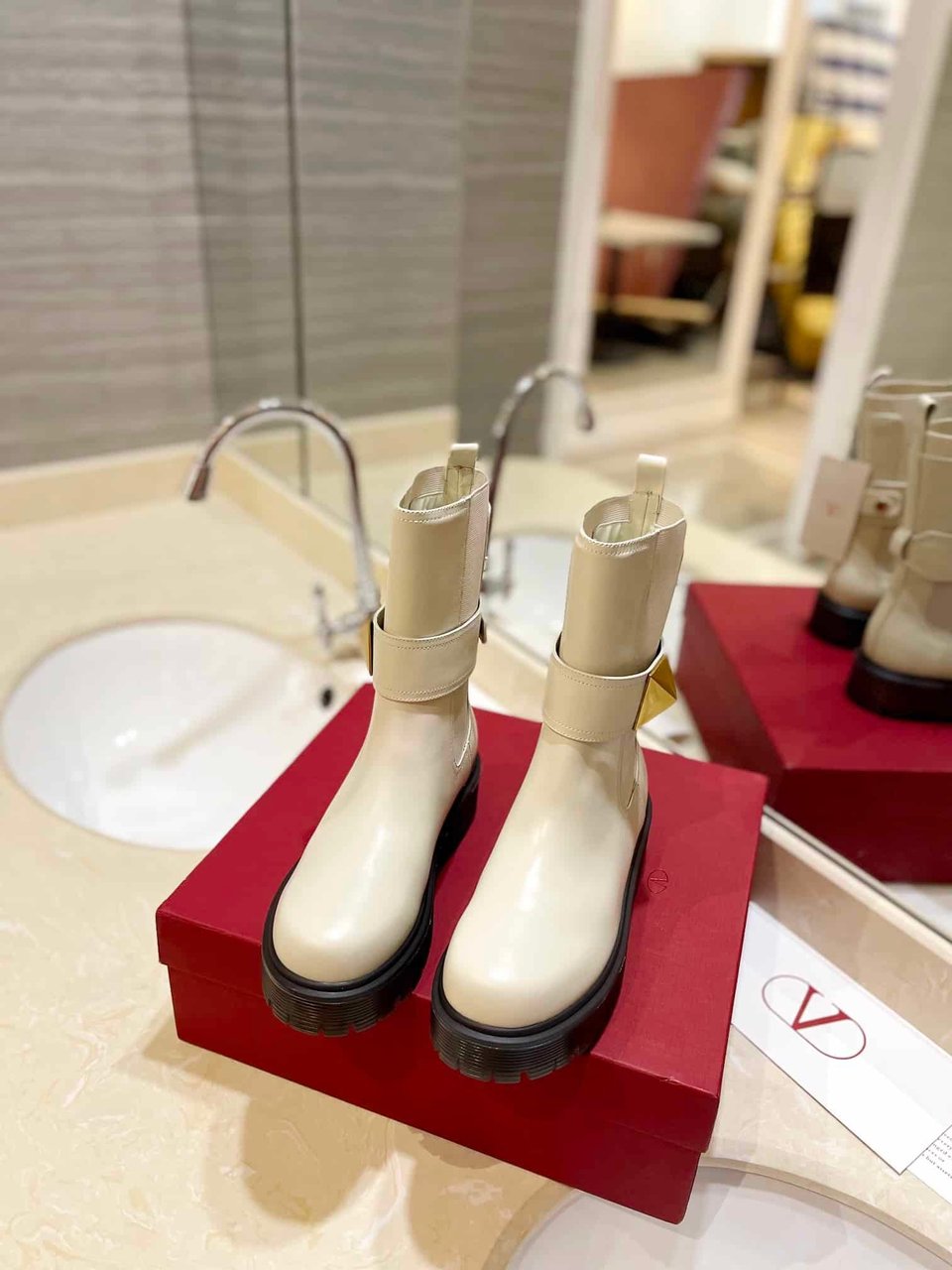 Valentino Garavani One Stud Beatle Boot In Calfskin Light Ivory 2W2S0Fy1Kum I16 view 9