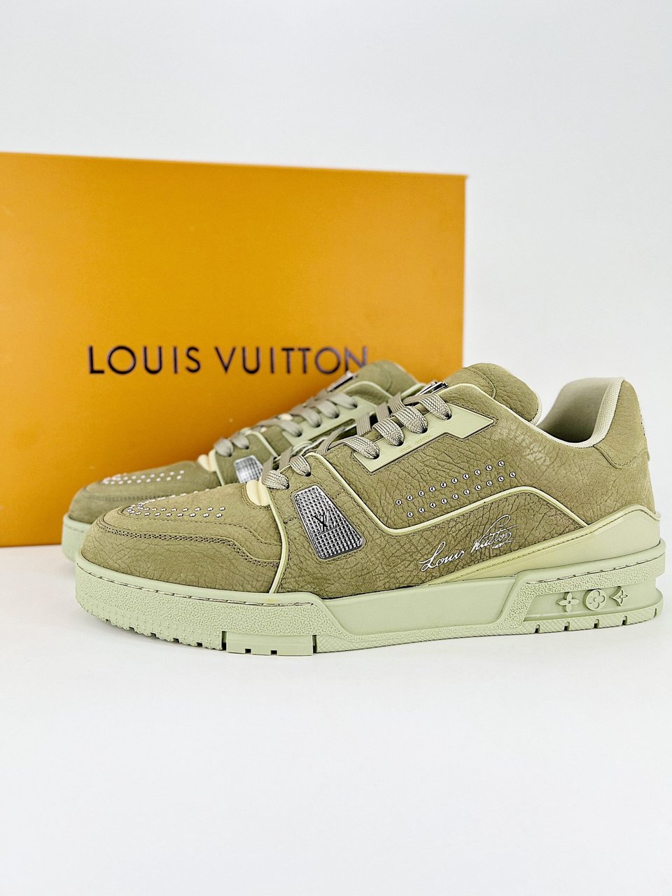 Louis Vuitton Lv Trainer Sneaker Green 1Adha1 view 3