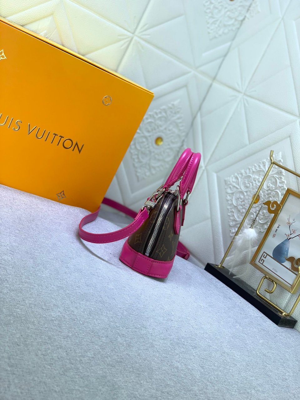 Louis Vuitton Mini Alma Monogram Canvas Mix With Pink 18Cm M83206 view 5