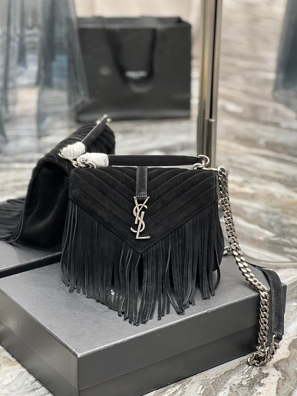 Saint Laurent College Medium Suede Shoulder Bag Black 24Cm view 7