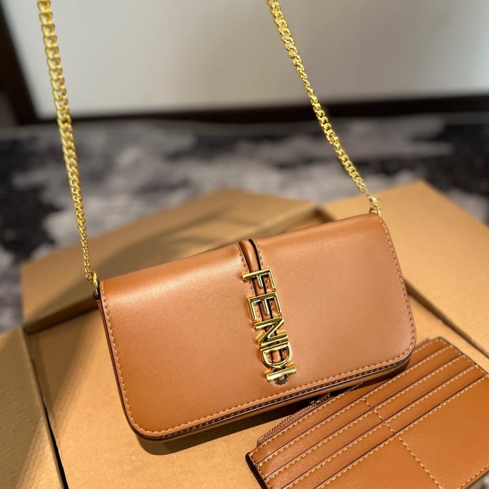 Fendi Fendigraphy Wallet On Chain Brown 21Cm view 3