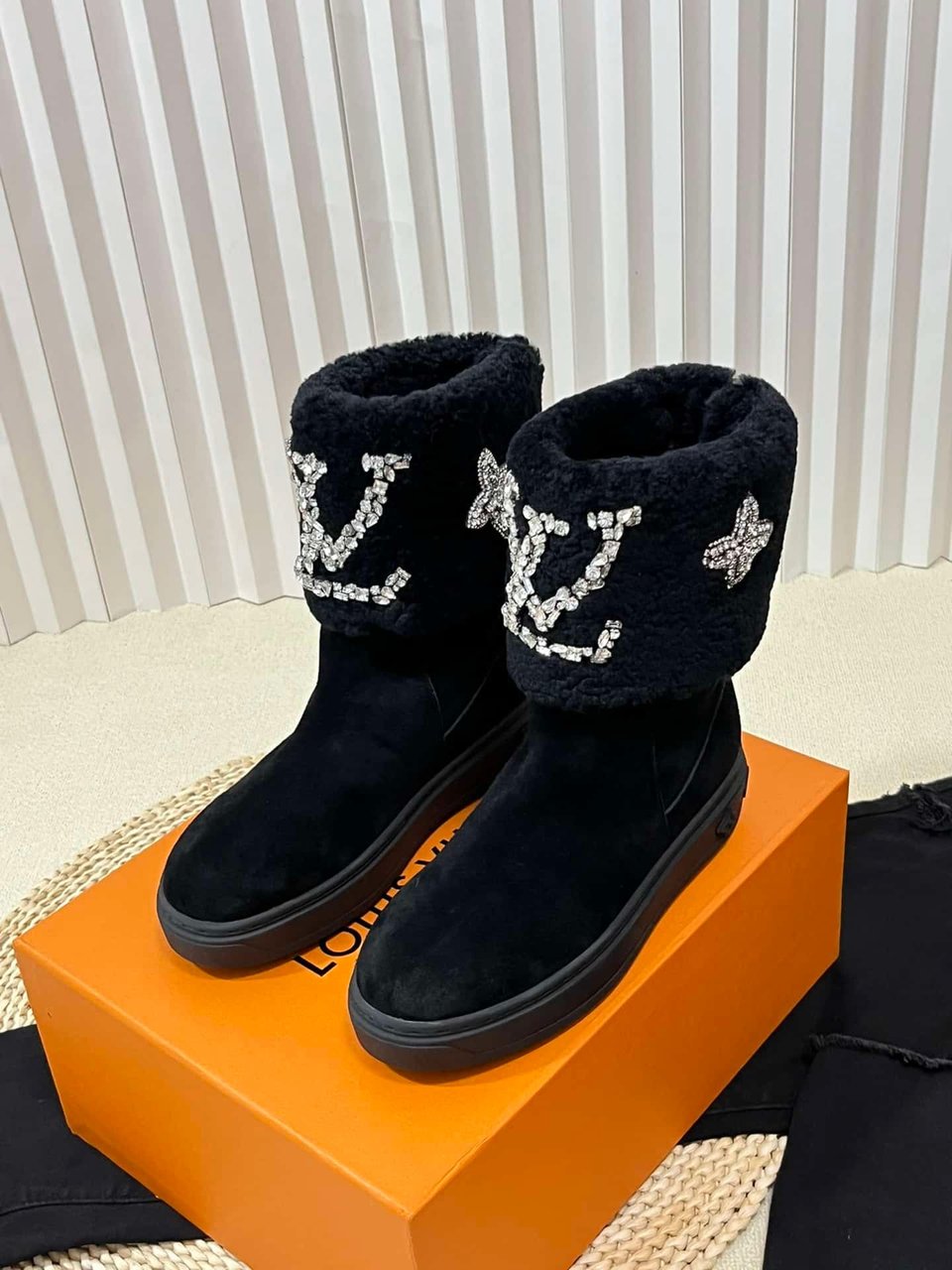 Louis Vuitton Ankle Boot Studded With Diamonds Black view 3