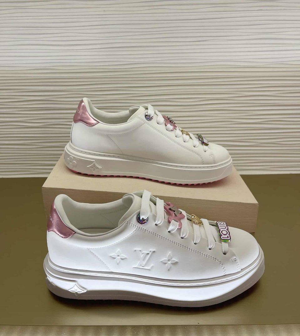 Louis Vuitton Time Out Sneakerk Light Pink 1Aadn9 view 4