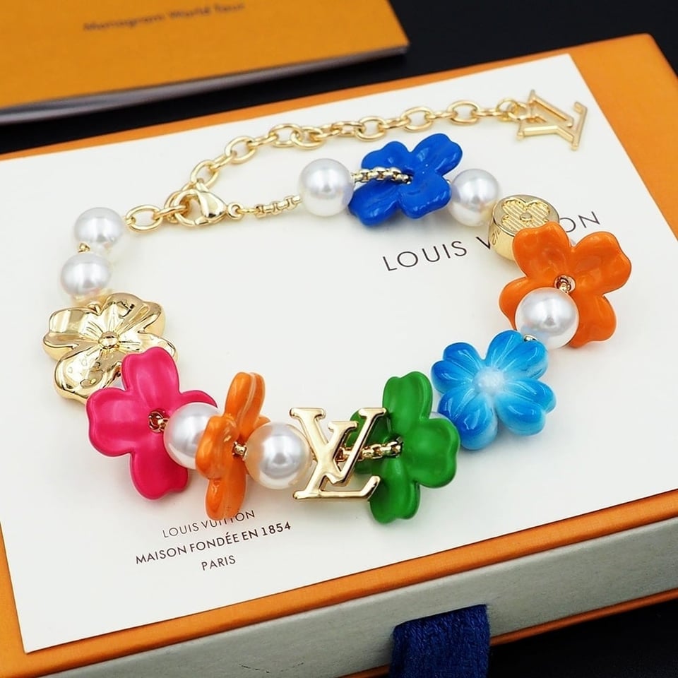 Louis Vuitton Lv Surfin’ Flower Bracelet M1603A view 2