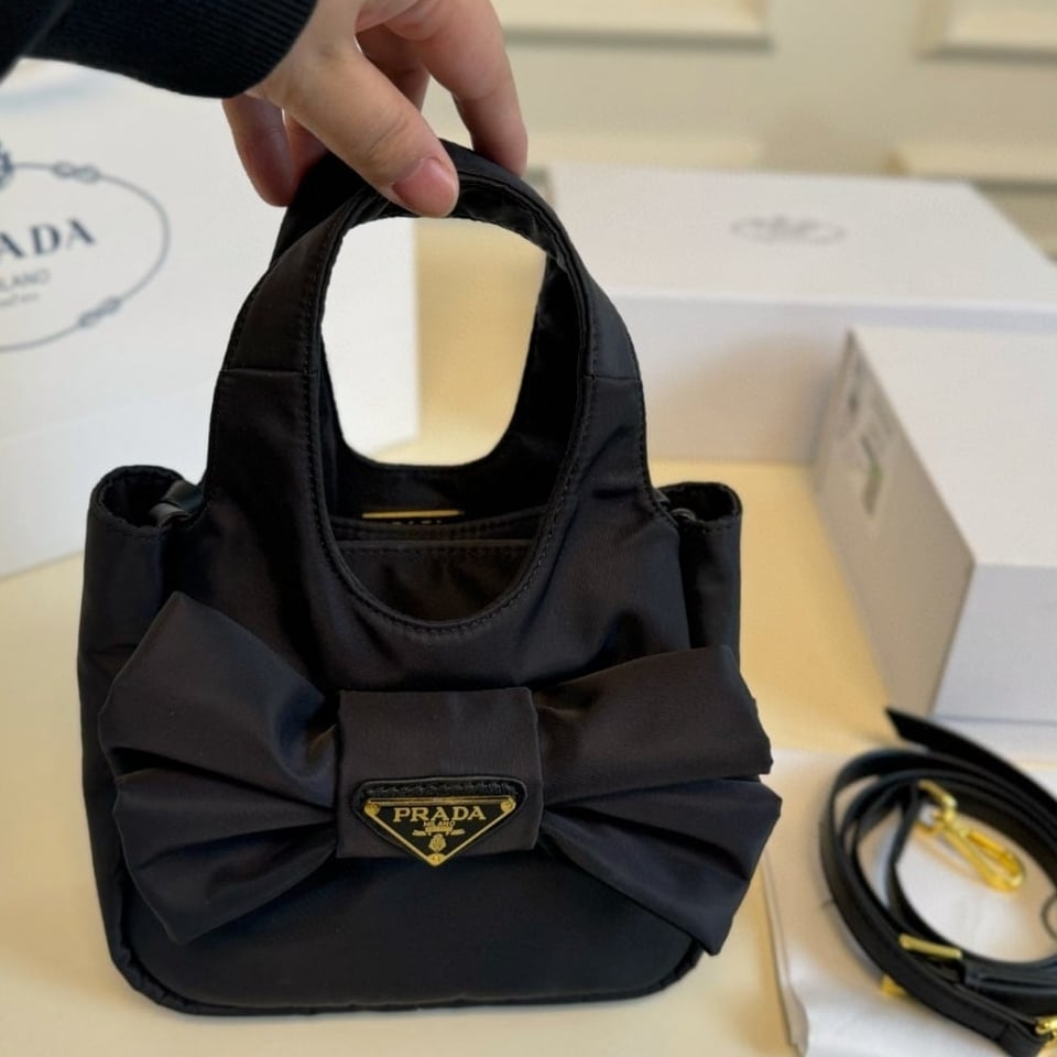 Prada Padded Re Nylon Mini Bag With Bow Black 19Cm view 3