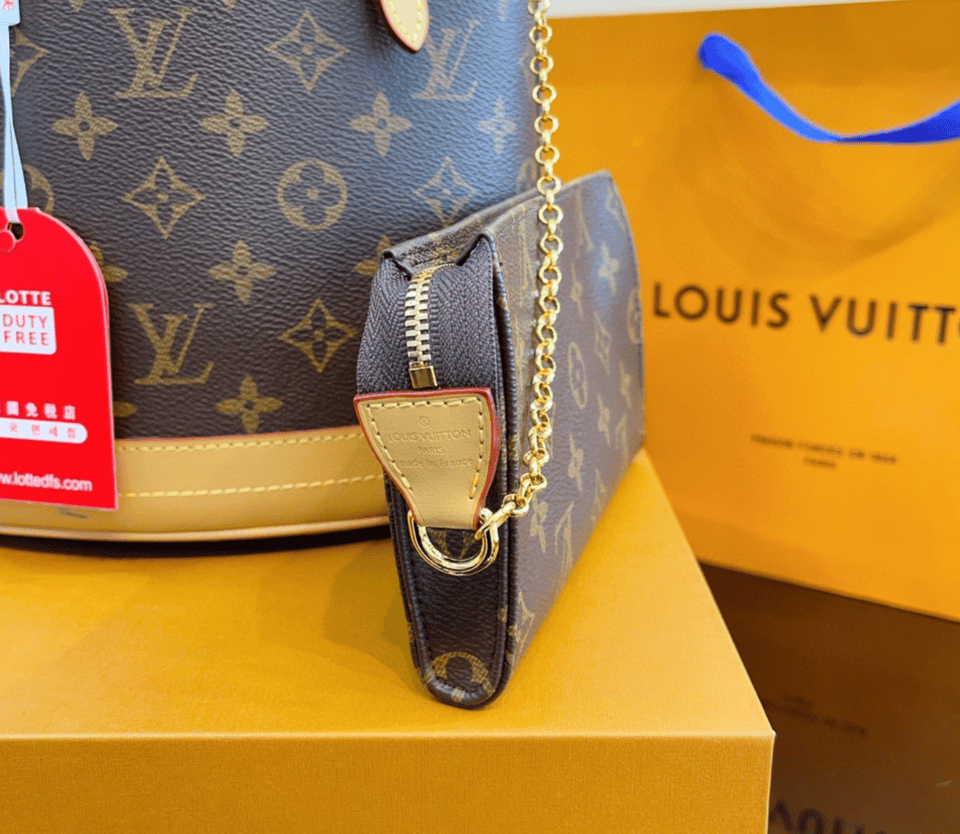 Louis Vuitton Monogram Petit Bucket Pm Monogram Canvas 26Cm M42238 view 4