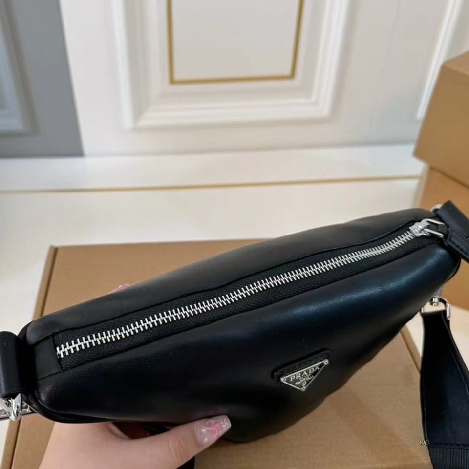 Prada Triangle Shoulder Bag Black 27Cm view 11