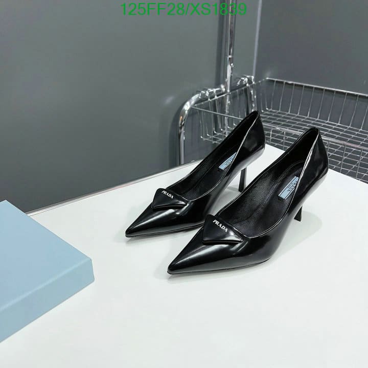 Prada Cleavage Nero Leather Pumps Black view 4