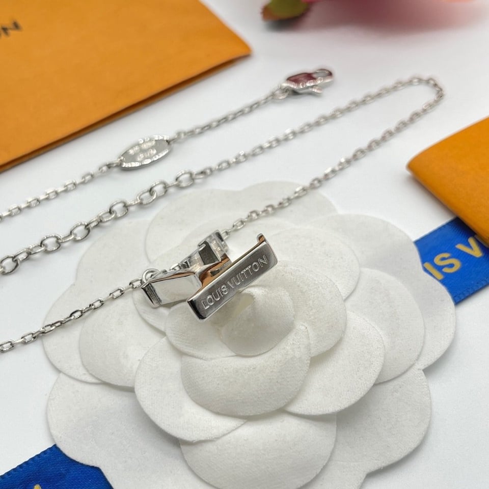 Louis Vuitton Silver Necklace view 6
