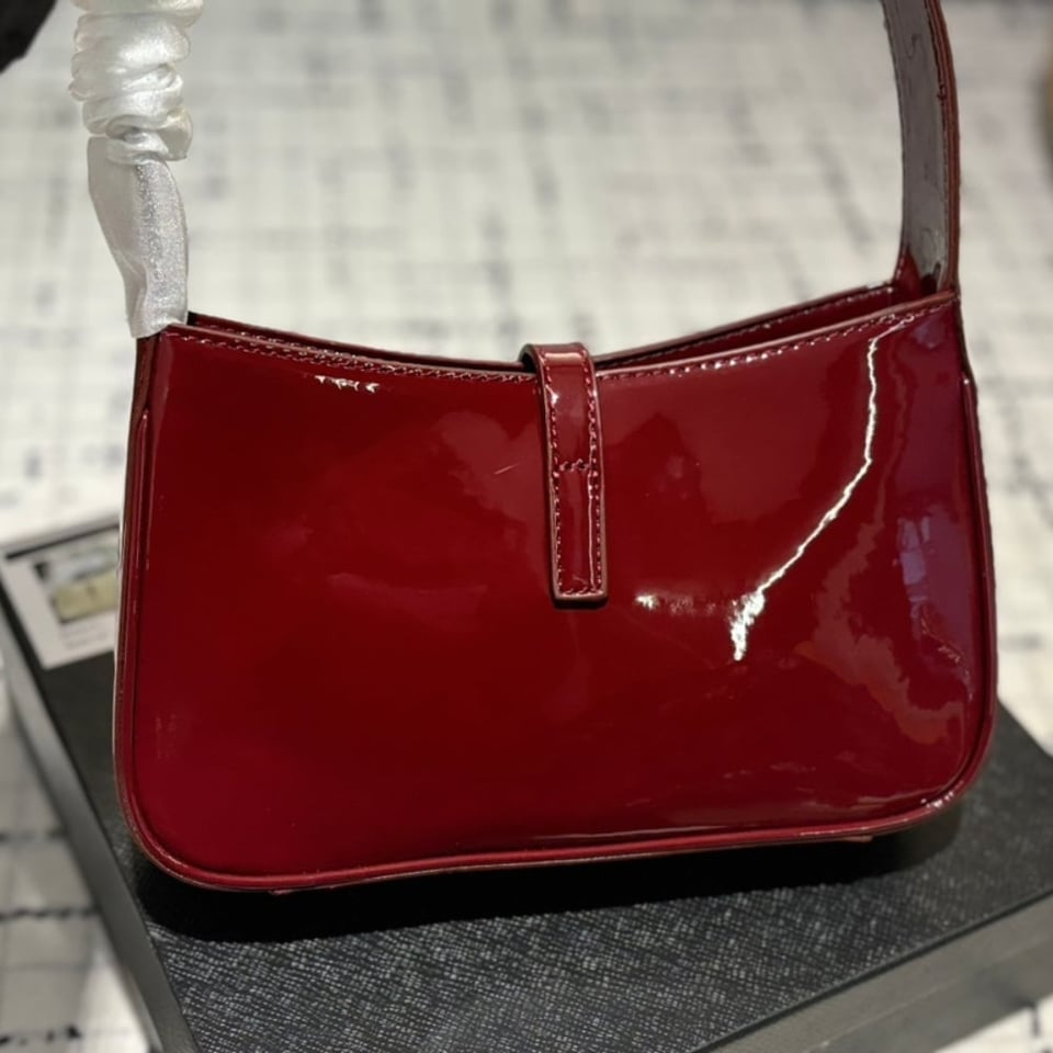 Saint Laurent Le 5 A 7 Patent Hobo Bag In Shiny Leather Wine Red 25Cm view 7
