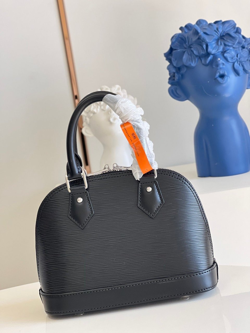 Louis Vuitton Alma Bb 23Cm Black view 7