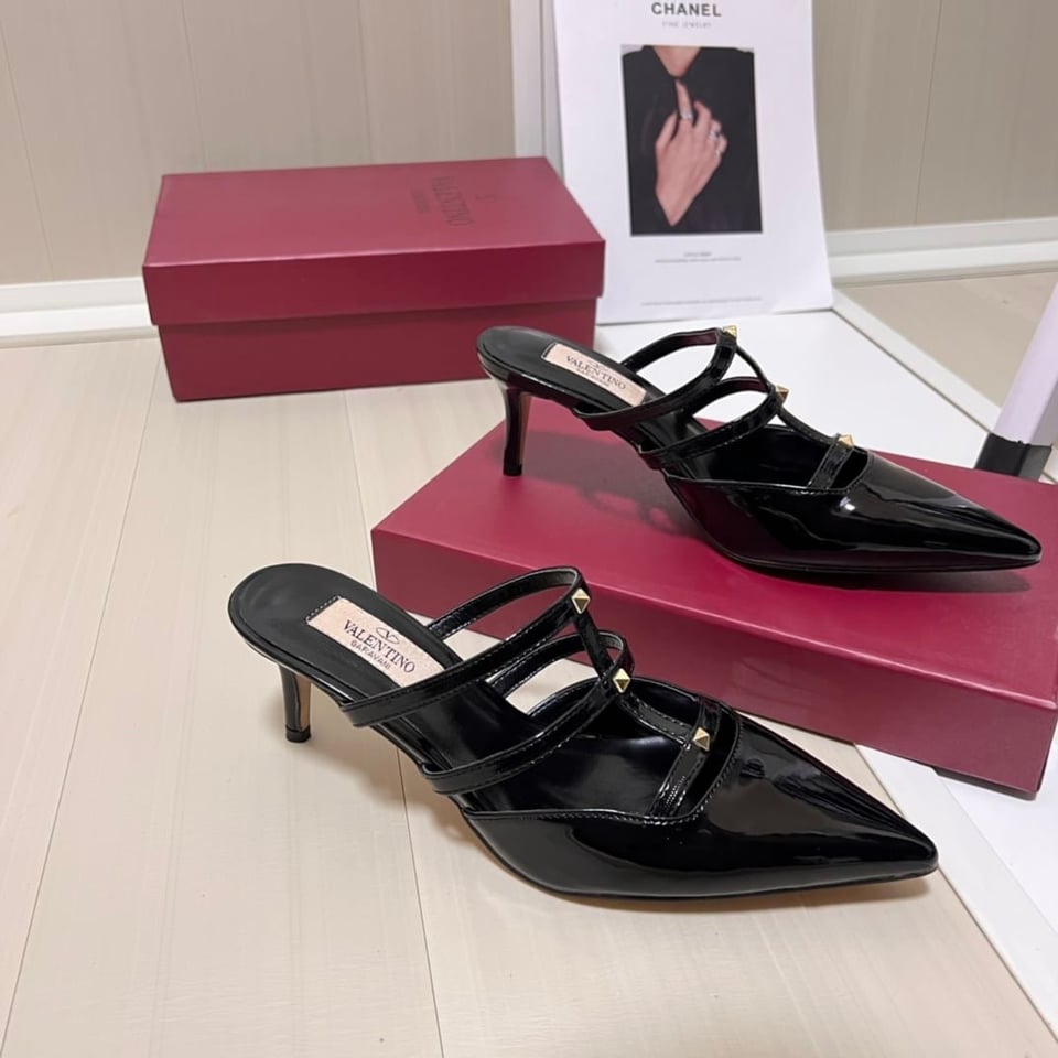Valentino Garavani Rockstud Wispy Mule In Calfskin Black view 8