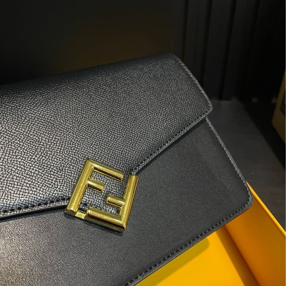 Fendi Ff Diamonds Wallet On Chain Black 22Cm view 4