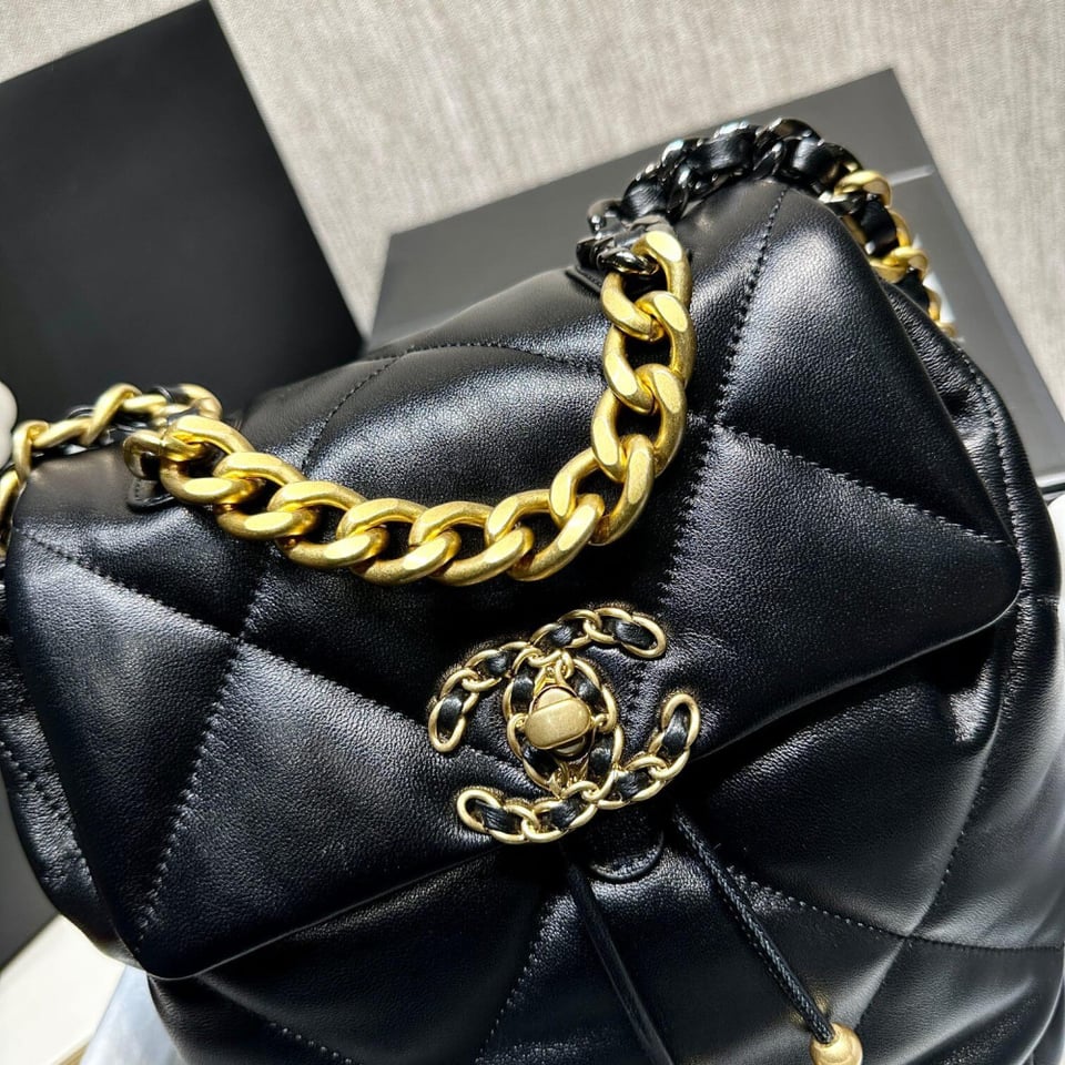 Chanel 19 Backpack Black Quilted Lambskin 26cm view 8