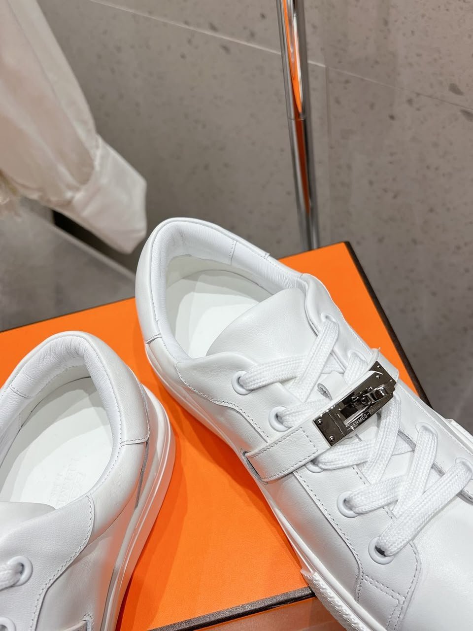 Hermes Sneakers Day Blanc Color Calfskin H252883ZH90390 view 8