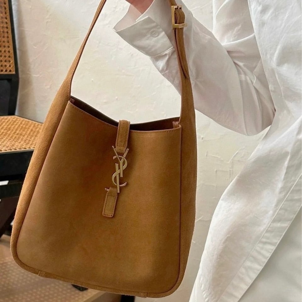 Saint Laurent Le 5 A 7 Supple In Suede Golden Brown 24Cm view 8