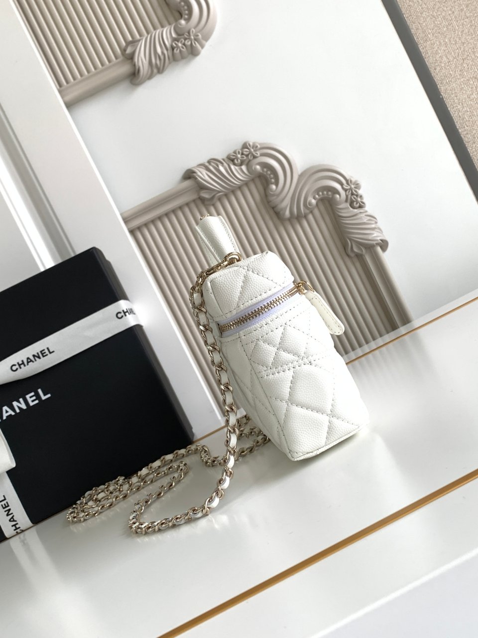Chanel 25C Vanity Case White 20cm view 5