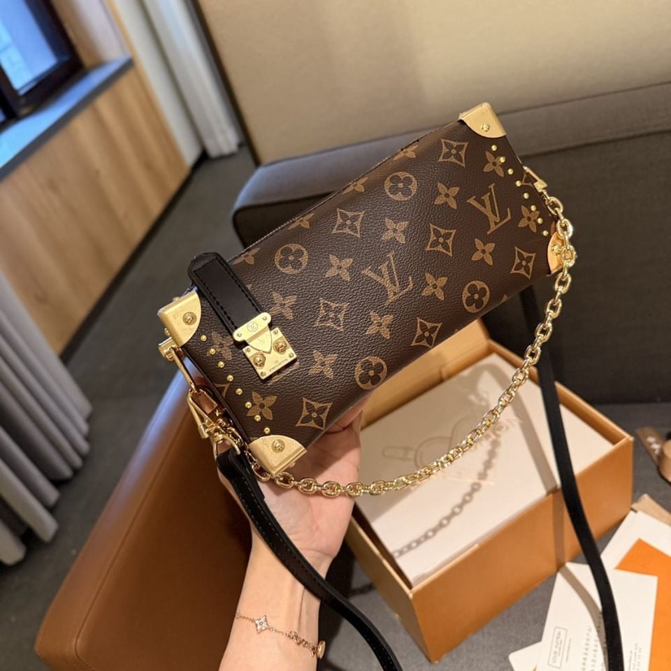 Louis Vuitton Slim Trunk Bag Monogram Brown 23Cm M13147 view 5