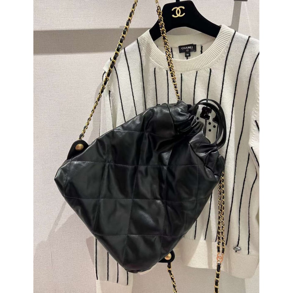 Chanel 22 Backpack in Black Shiny Calfskin 34cm view 8