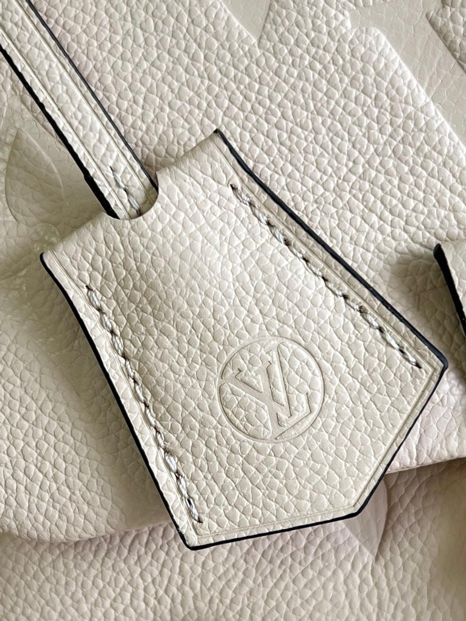 Louis Vuitton Madeleine Bb Cream Beige 24Cm M46008 view 4