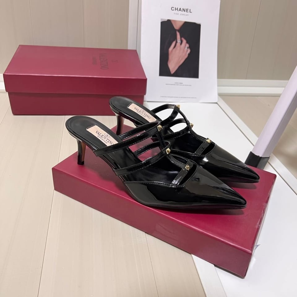 Valentino Garavani Rockstud Wispy Mule In Calfskin Black view 5