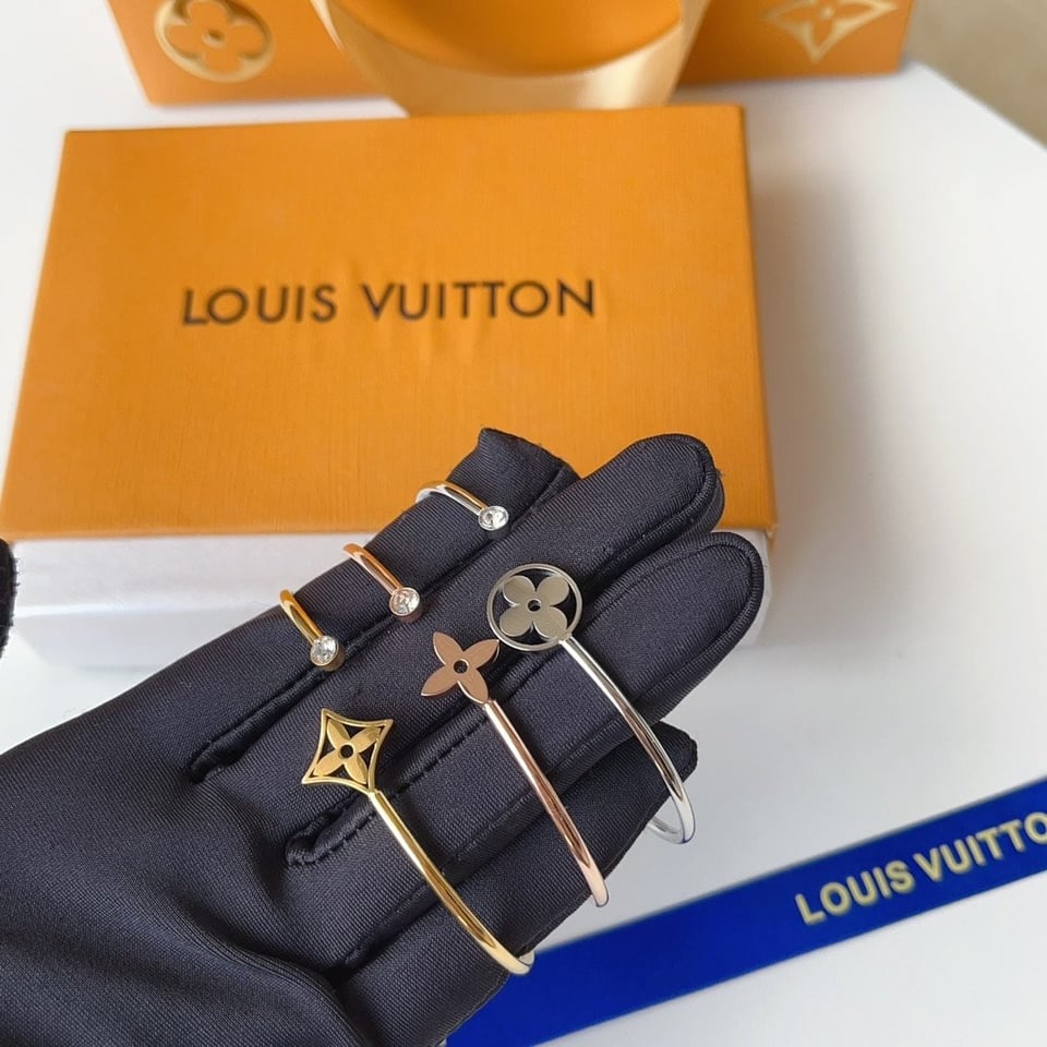 Louis Vuitton Idylle Blossom Twist Bracelet Gold Q95531 view 3