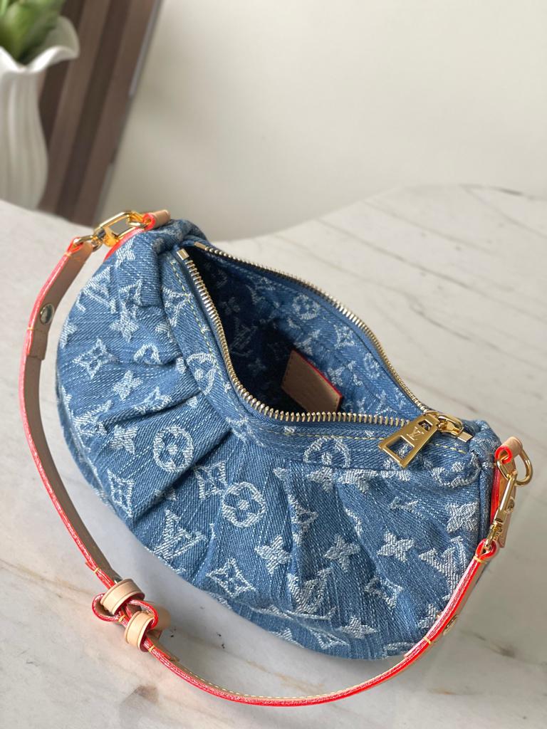 Louis Vuitton Pochette Valley Bag Denim Blue 21cm M13571 view 9