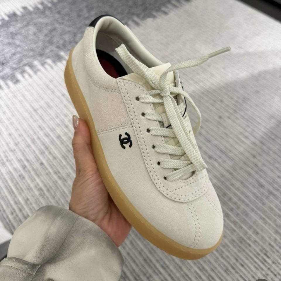 Chanel Sneakers Velvet Effect Leather &amp; Leather Black &amp; White G47271 view 2