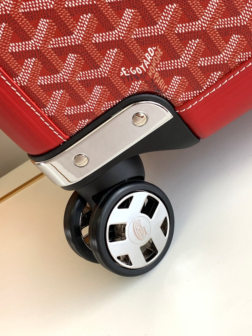 Goyard 50cm view 4