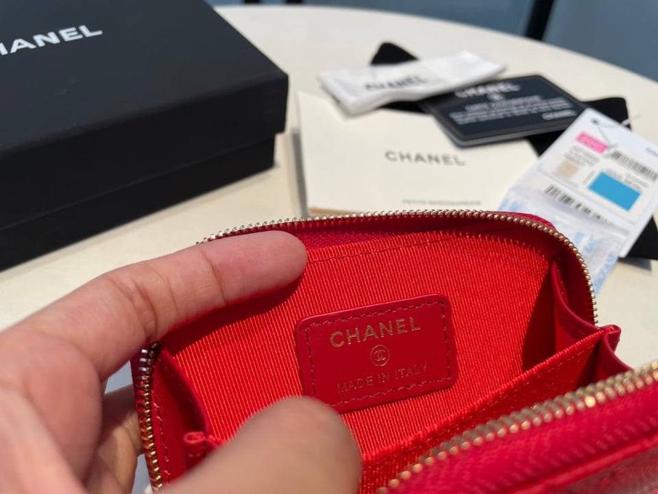 Chanel Zipped Coin Purse 11 Red Grained Calfskin view 5