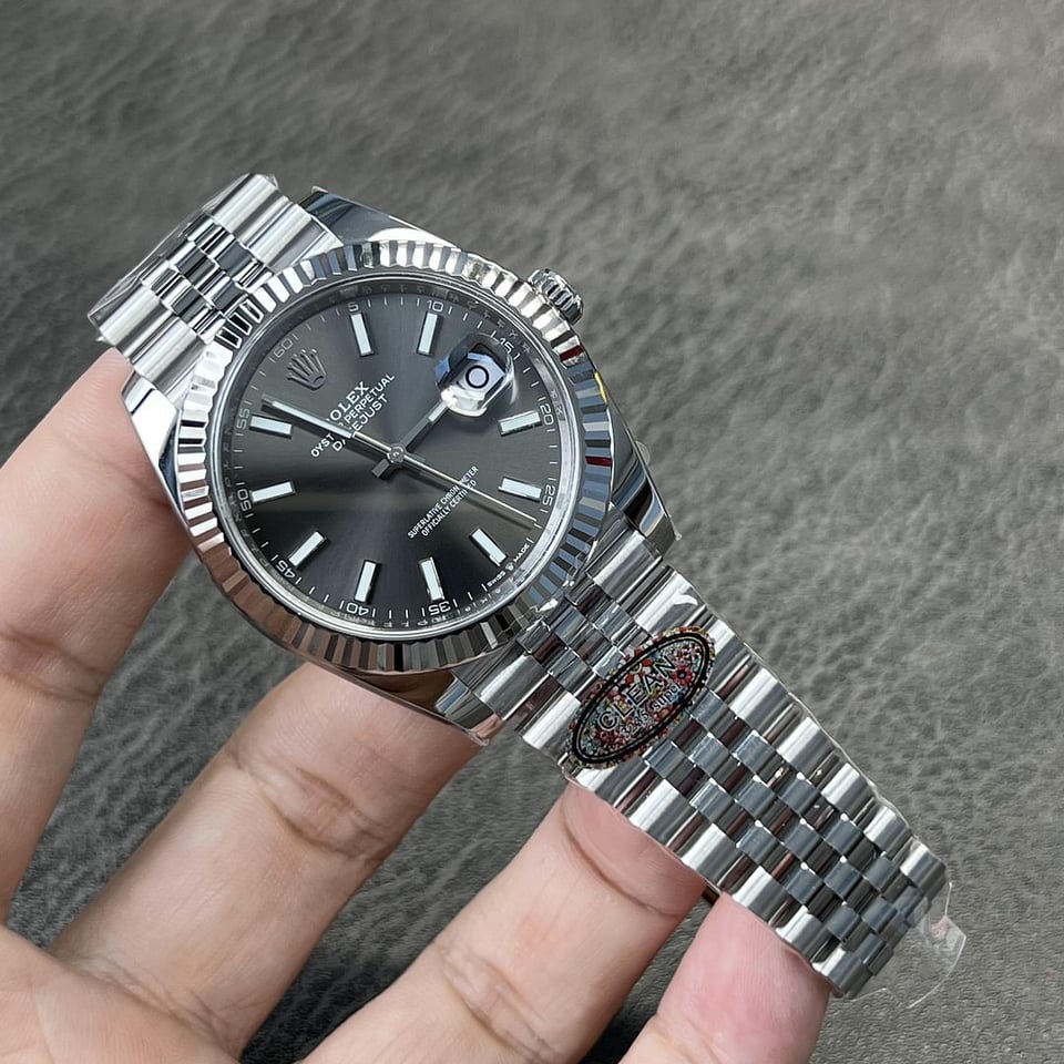 Rolex Datejust 41mm Rhodium Dial 126334 Jubilee view 4
