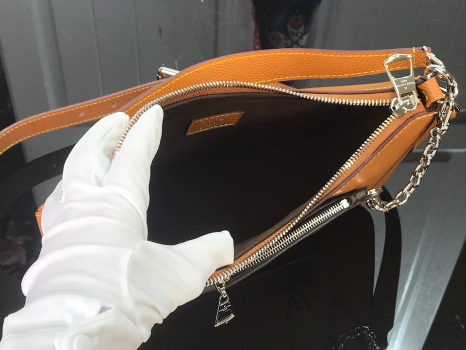 Louis Vuitton Marelle 25Cm Honey Gold view 10