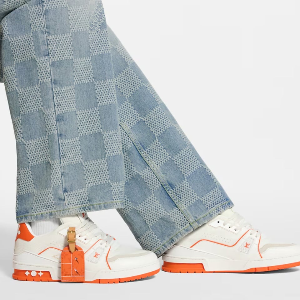 Louis Vuitton Trainer Sneakers Orange Calfskin With Grain 1AKRBI view 2