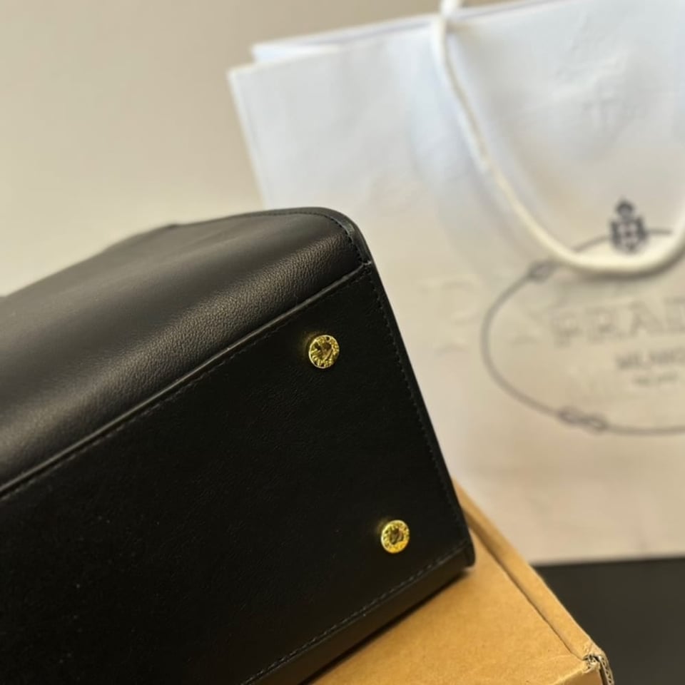 Prada Medium Leather Tote Bag Black 32Cm view 4