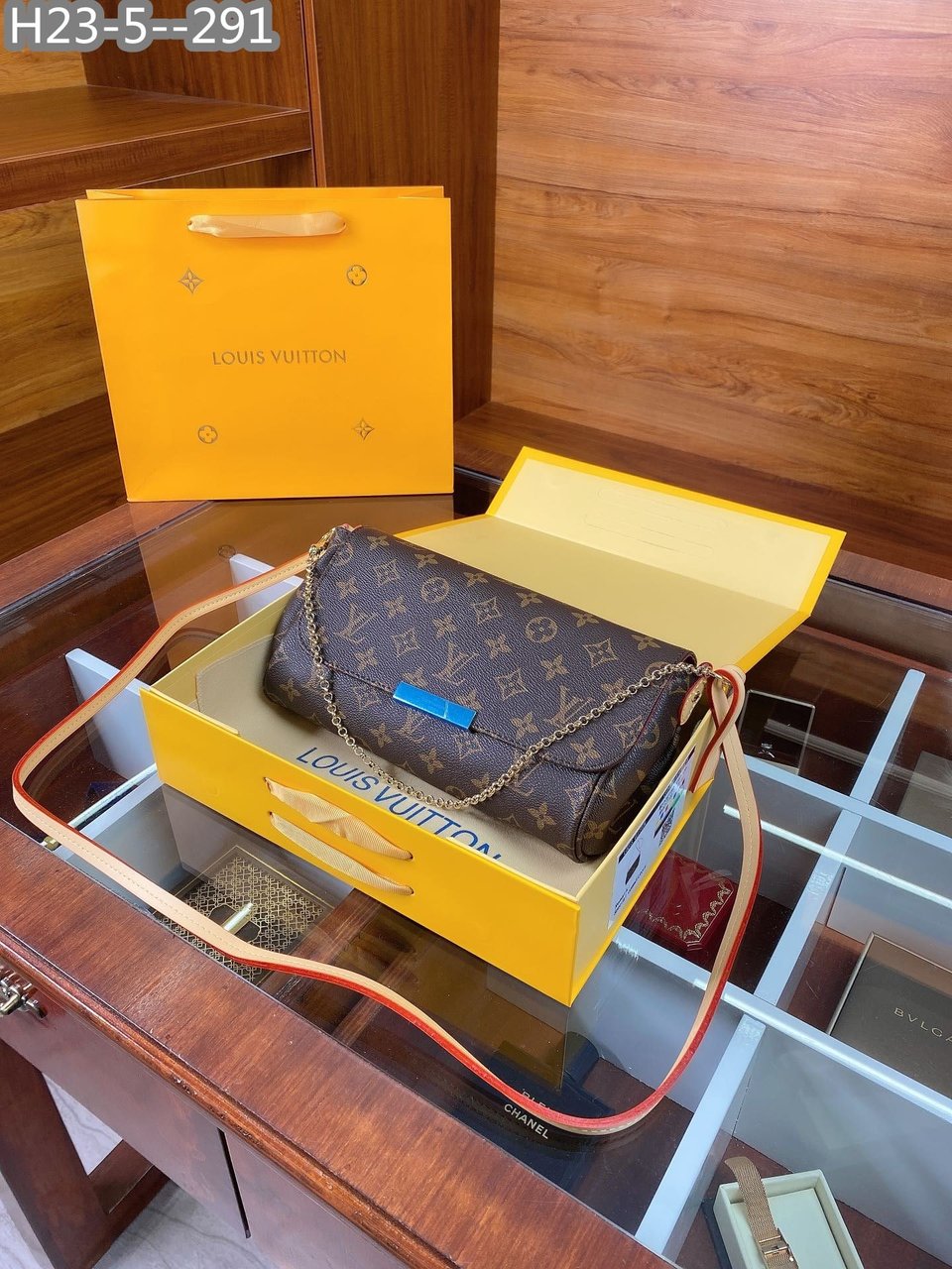 Louis Vuitton Favorite Mm Chain Shoulder Bag 24Cm view 3
