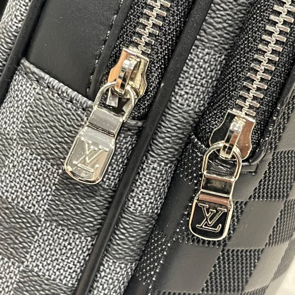 Louis Vuitton Avenue Slingbag 31Cm Black And Grey N40439 view 5