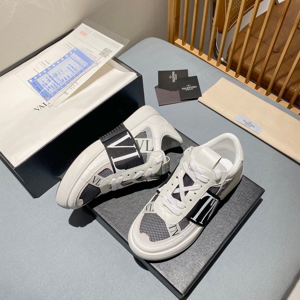 Valentino Vl7N Low-Top Sneaker In Calfskin And Mesh Fabric With Bands Black view 5