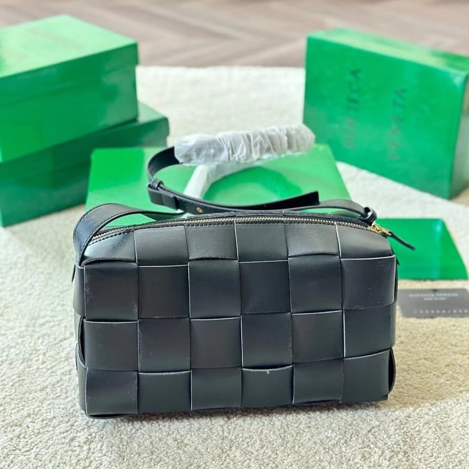 Bottega Veneta Brick Leather Bag Black 28Cm view 4