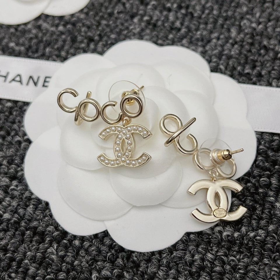 Chanel Metal Pearl Cc Coco Climber Clip On Earrings Gold view 7