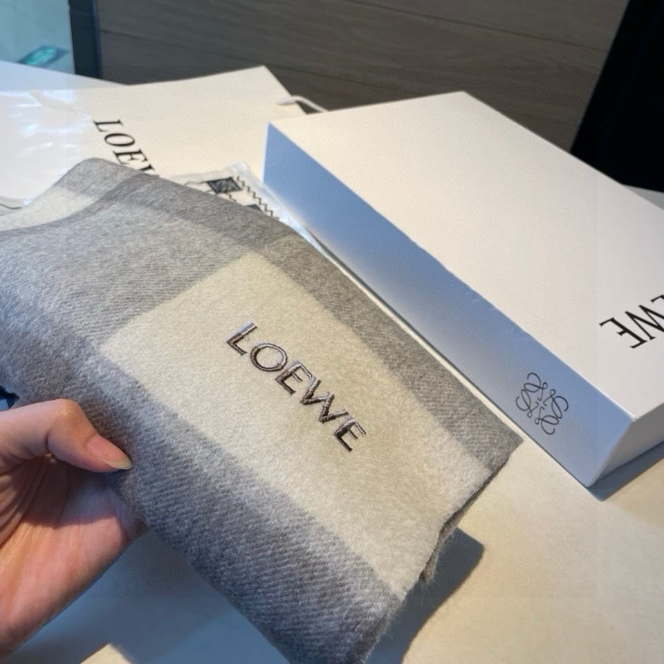 Loewe Cashmere Scarf Check Pink For Women 180cm view 4