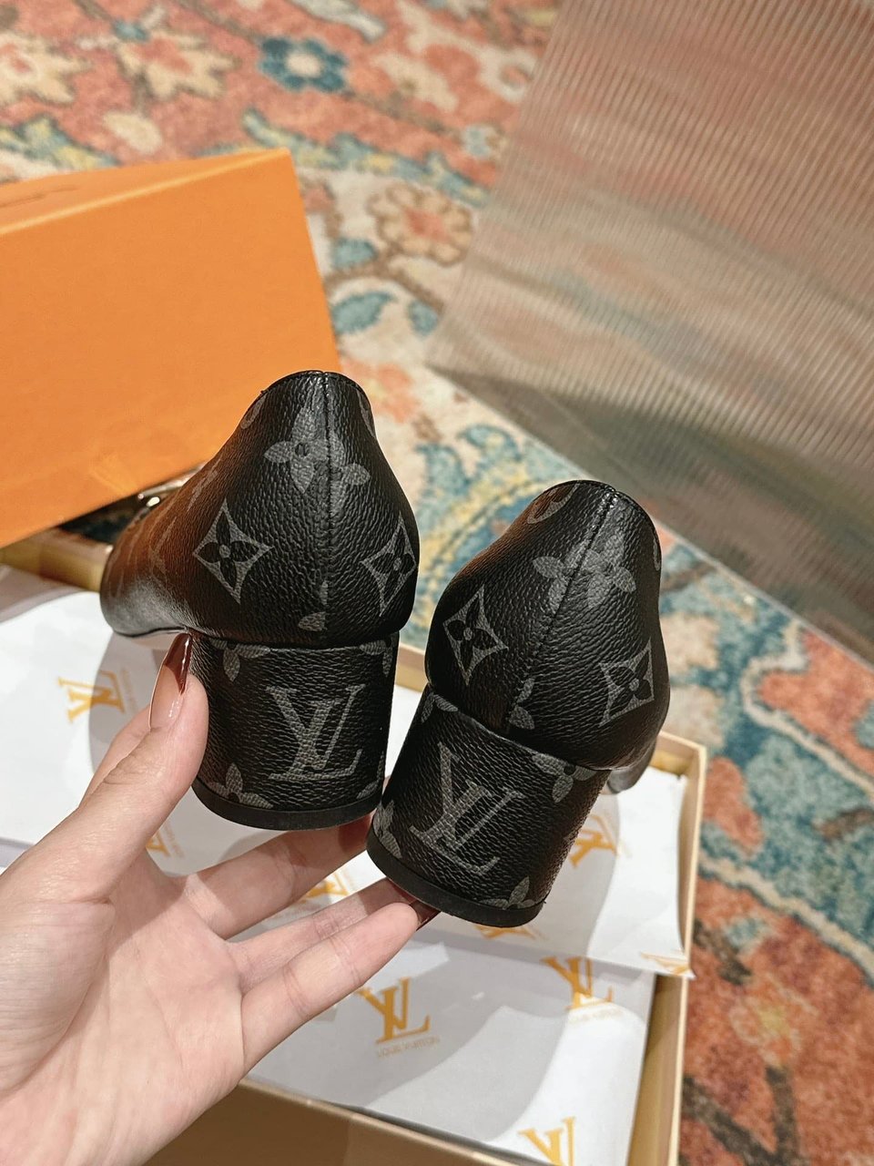 Louis Vuitton Madeleine Pumps Monogram Black view 8
